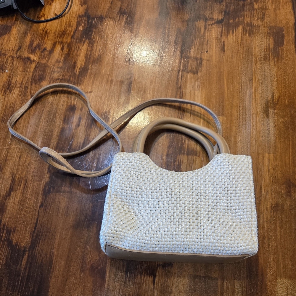 Vintage Fossil- Woven Straw Crossbody Bag with Taupe Trim - Picture 2 of 5